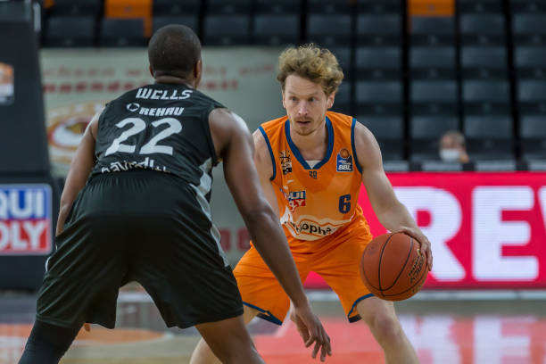 实力与顽强 实力与顽强